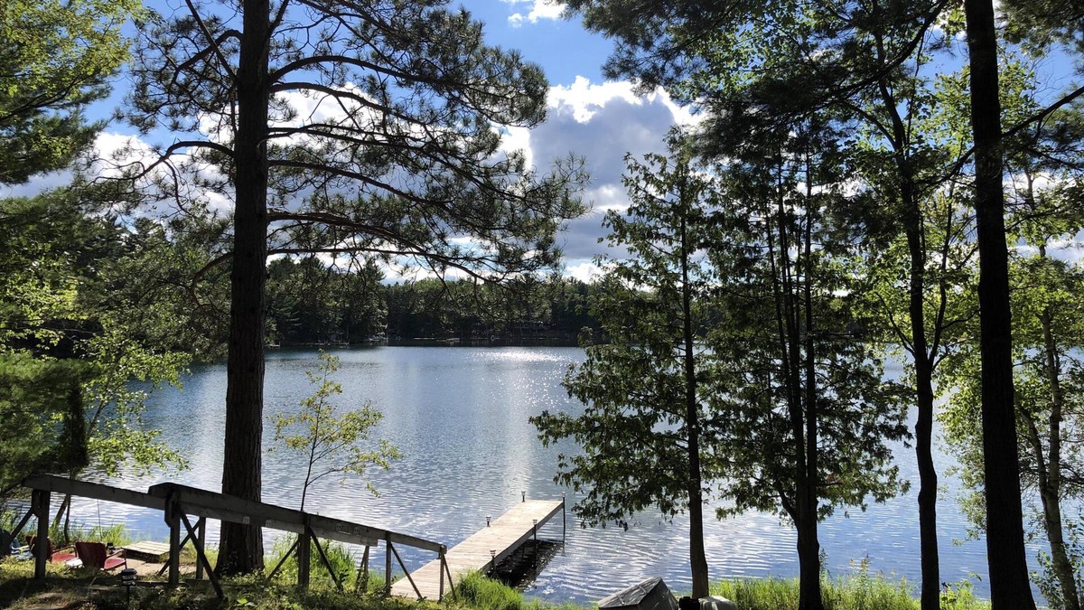 Kalkaska House | Charming cabin on a private lake - ALL SEASONS