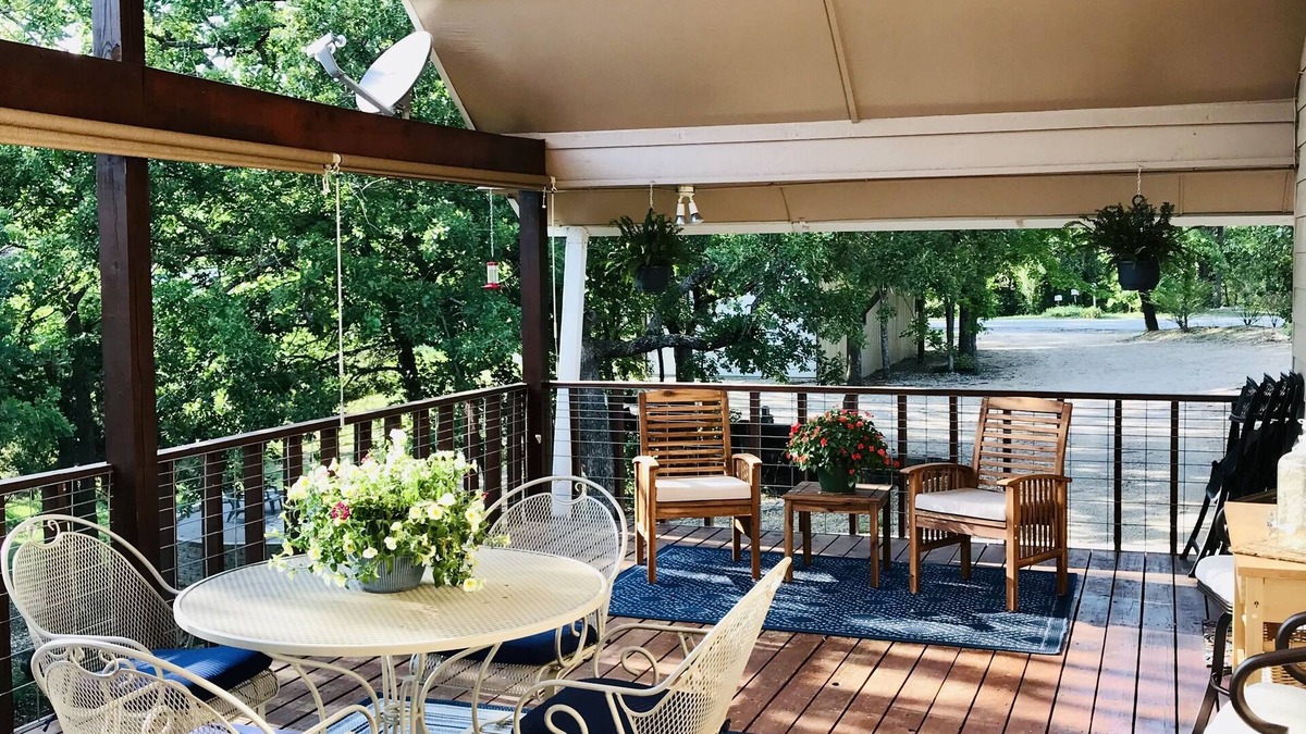 Sulphur House | Charming Cabin Retreat near Lake Arbuckle and Turner falls.
