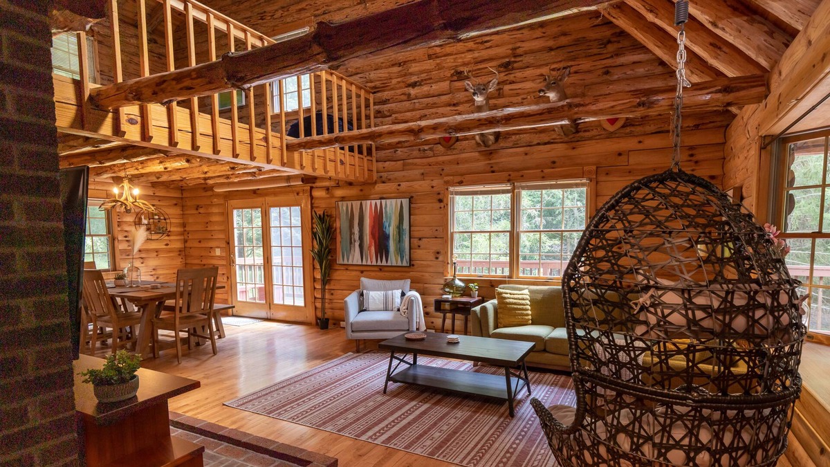 Berkeley Springs Cabin | Charming Cabin with a hot tub on 2 peaceful acres