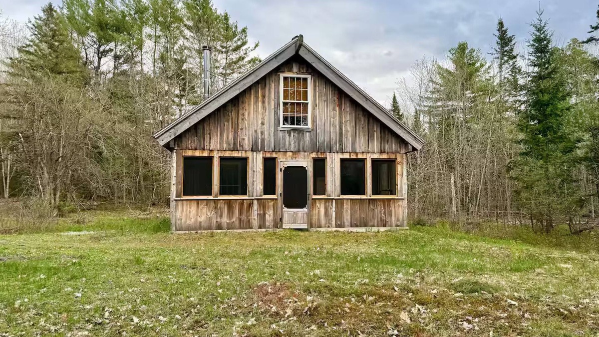 Burnham Cabin | Charming cabin with AC in Burnham - Perfect getaway.