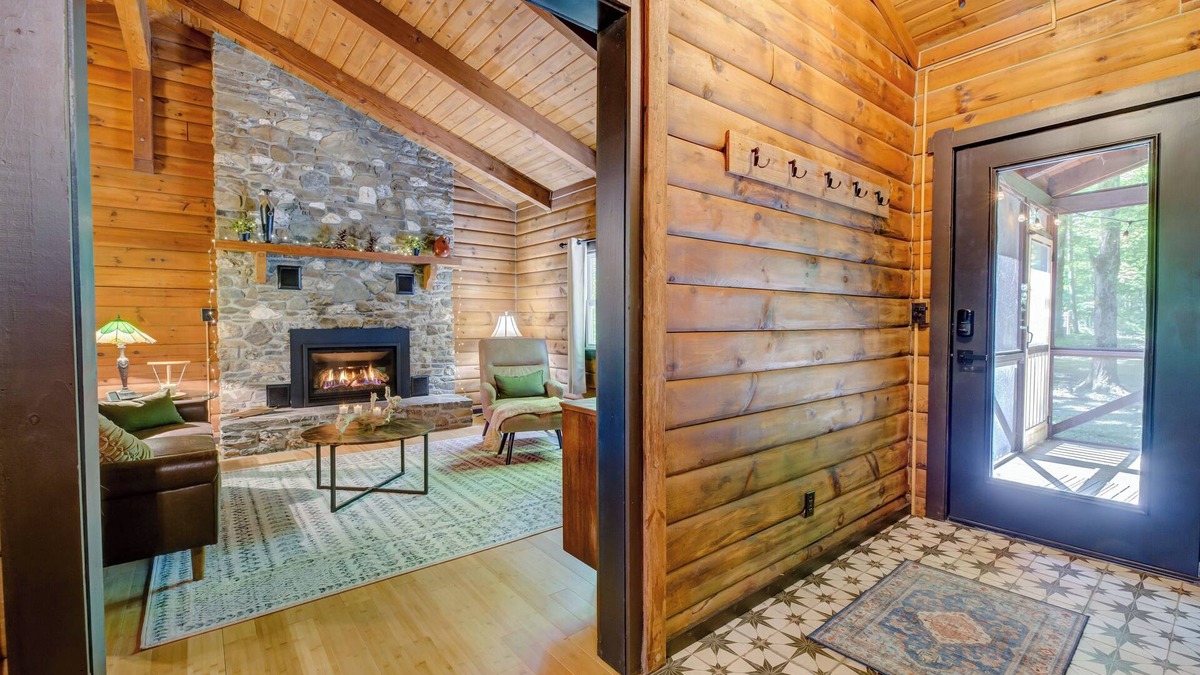 Austerlitz Cabin | Charming cabin with WiFi nestled in serene Austerlitz near the Berkshires