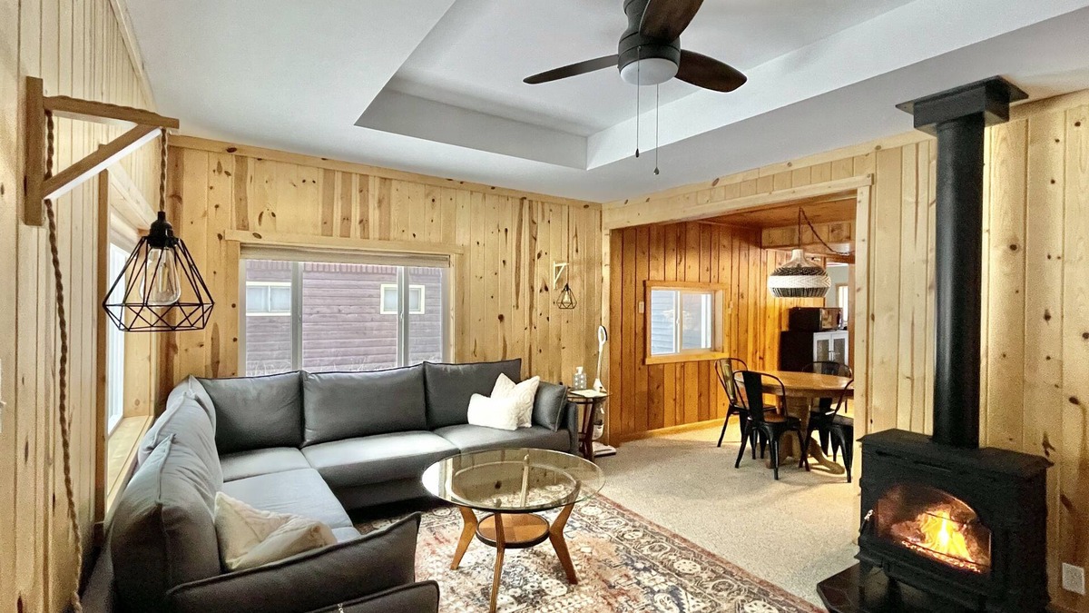 Rapid City Cabin | Charming cabin with lake access and kayaks! Boat slip included - see details