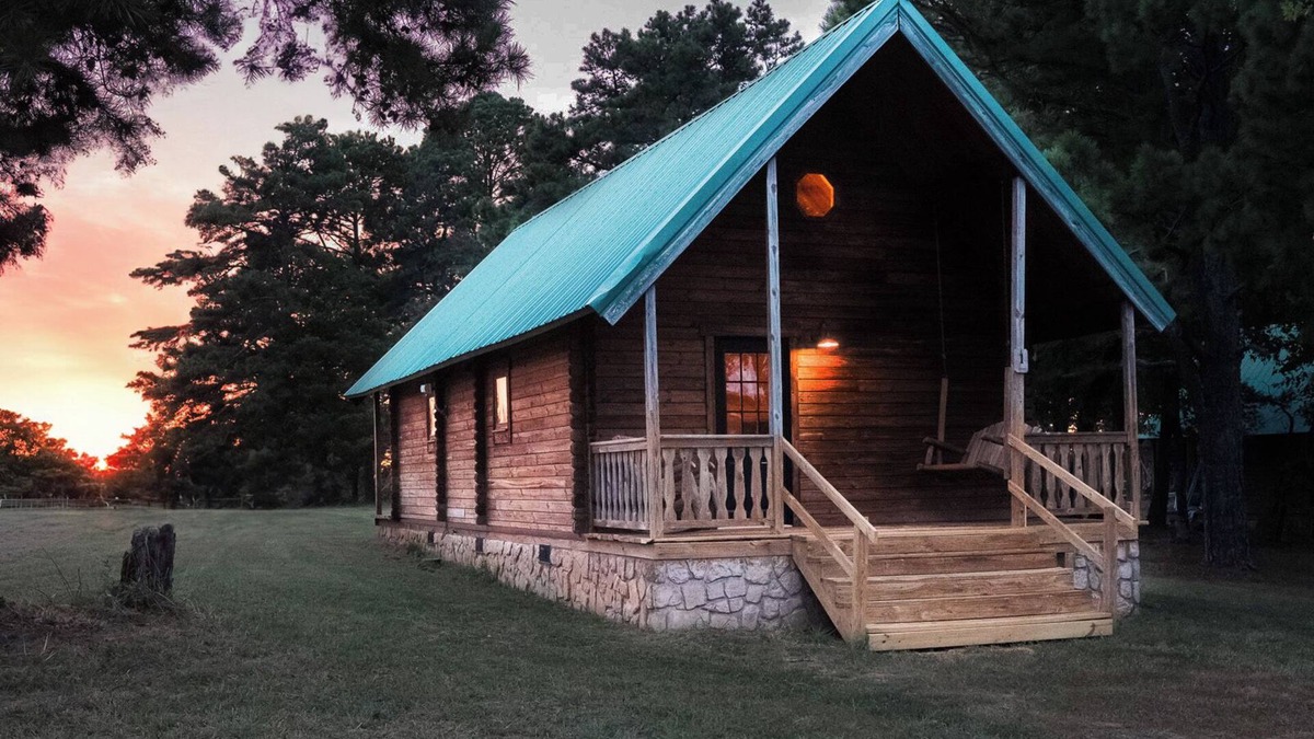 Hattieville Cabin | Charming cabin with loft, porch swing, AC, and WiFi on 295-acre peaceful retreat