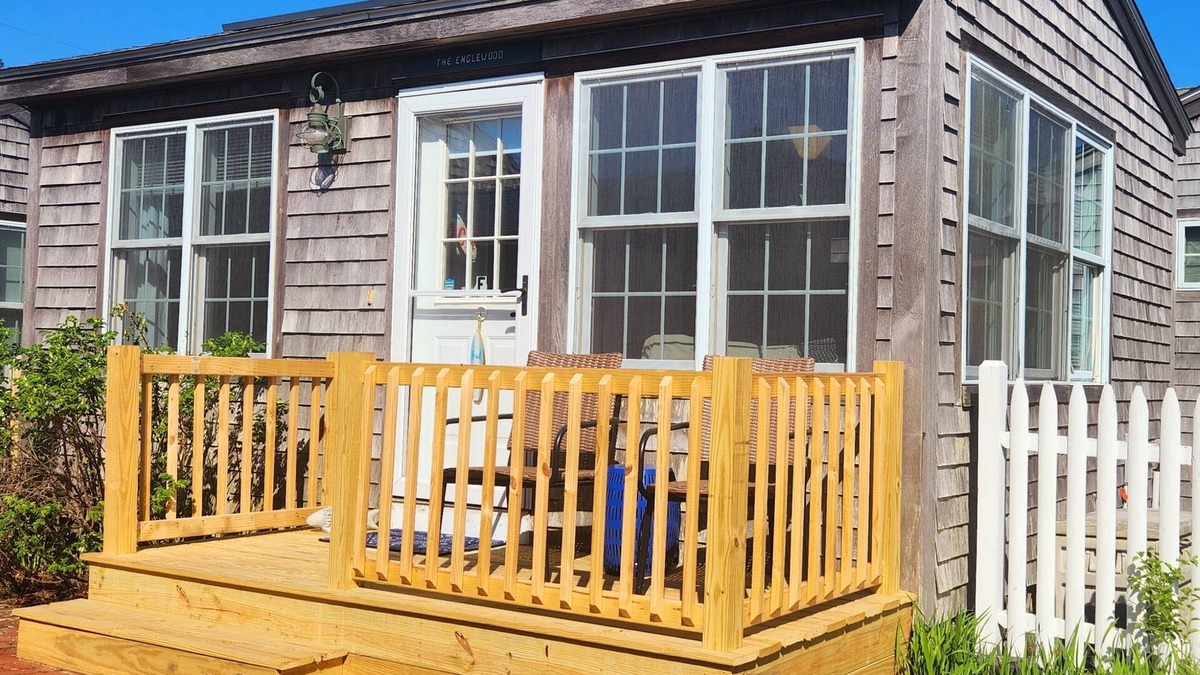 West Yarmouth Cottage | Charming Cape Cod Waterfront Cottage Perfect for 2! 1 minute walk to the beach!