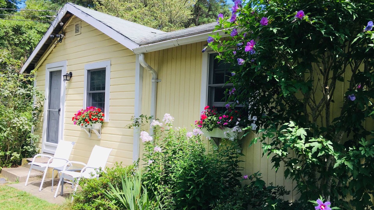 Brewster Cottage | Charming Cape Cottage in Brewster