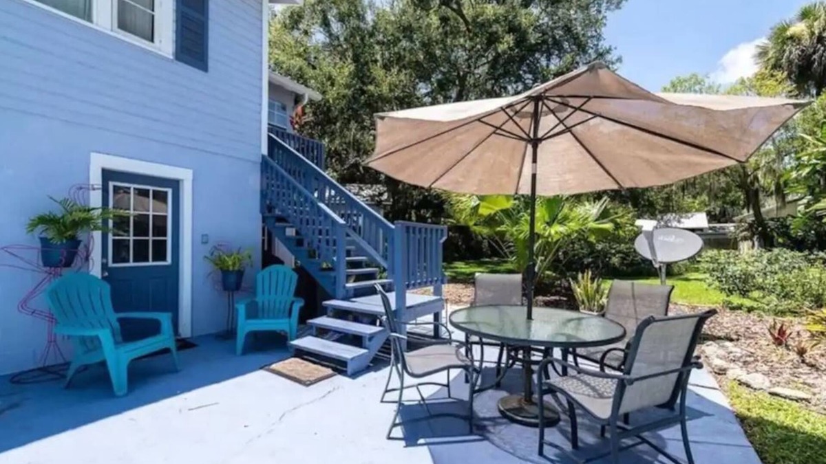 New Smyrna Beach House | Charming Carriage House near Historic Canal Street, Minutes to the Beach!
