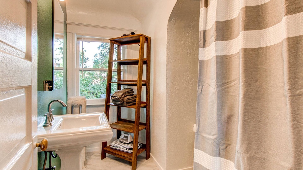 Alamo Placita House | Charming Carriage House in Capital Hill