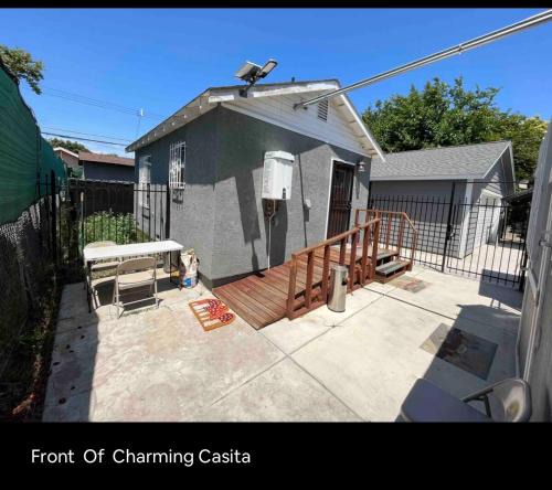 Southeastern Sacramento Villa | Charming Casita all too yourself near Midtown, Train and Freeway