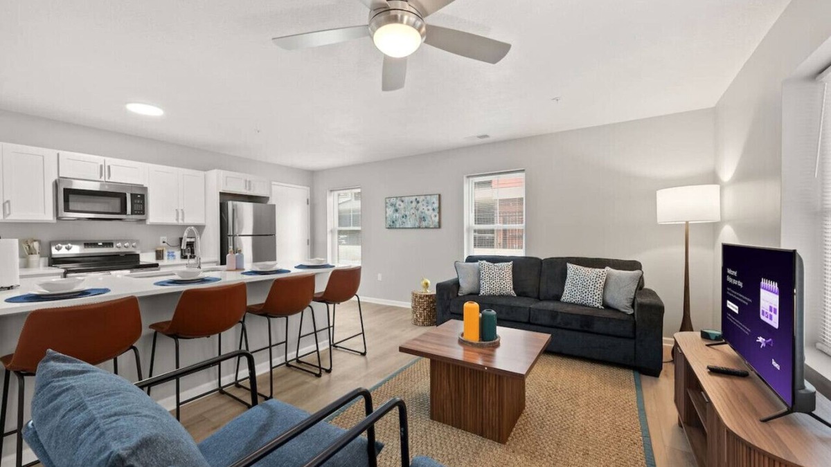 University Circle Apartment | Charming & Central | 3 Bedroom | CLE Clinic