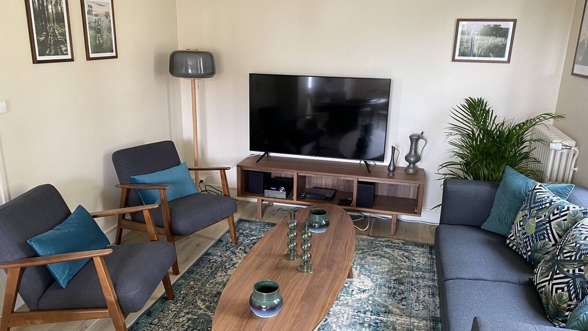 La Roche-Posay Apartment | Charming Central T3 with Garden, Near Thermal Baths, WiFi, Parking, BBQ