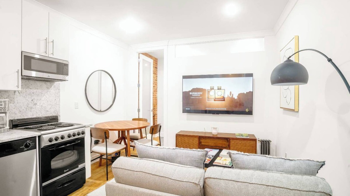 Tudor City Apartment | Charming & Central NYC Getaway Near Empire State & Grand Central with 2BR 1Bath