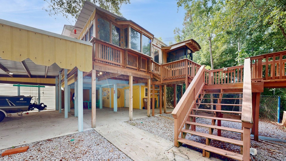 Pass Christian House | Charming centrally located fish camp w/dock and outside area
