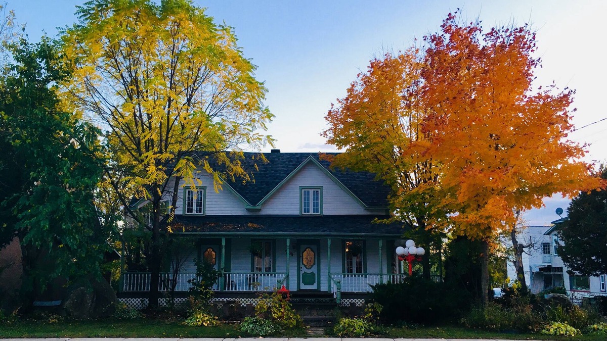 Montebello House | Charming chalet in Montebello with River view