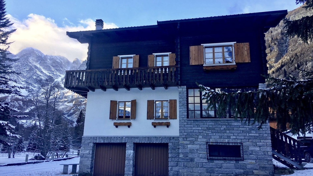 Staffa Ski Chalet | Charming Chalet in the Italian Alps