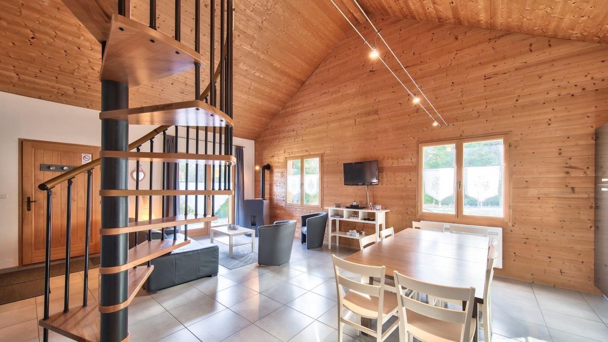 Ney Ski Chalet | Charming Chalet Le Martinet with Pool Access