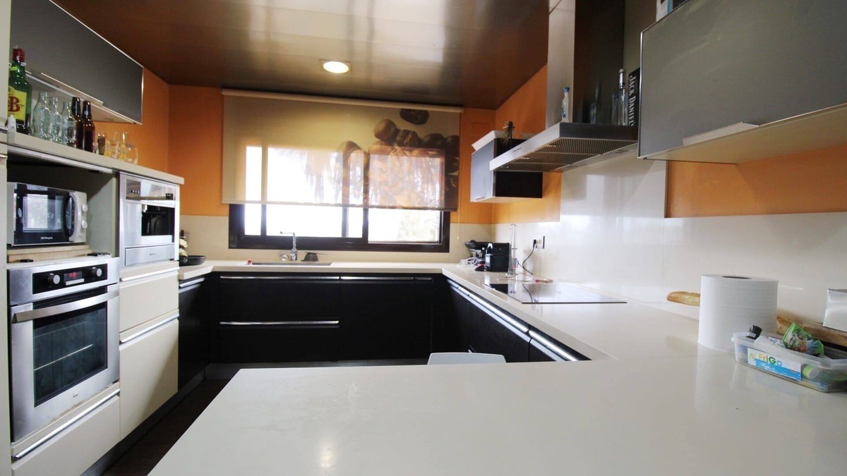 Albinyana Ski Chalet | Charming chalet with 4 bedrooms and WiFi, AC in tranquil Albinyana