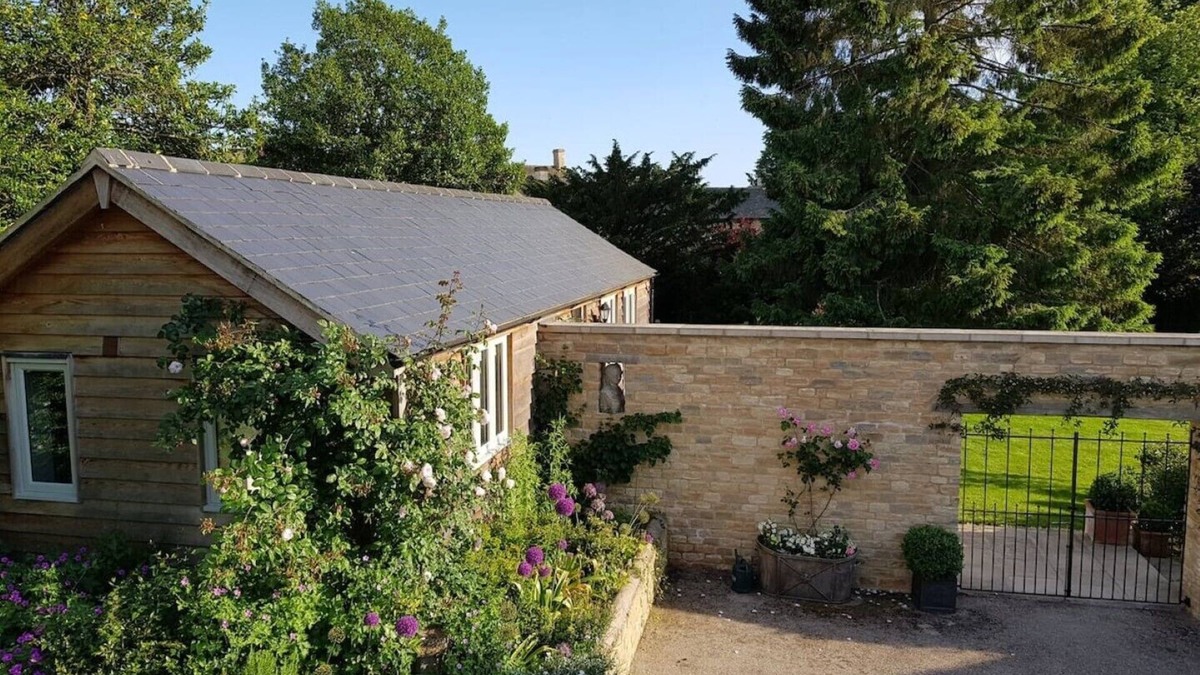 Charlbury Cottage | Charming Charlbury Cottage set in Idyllic garden