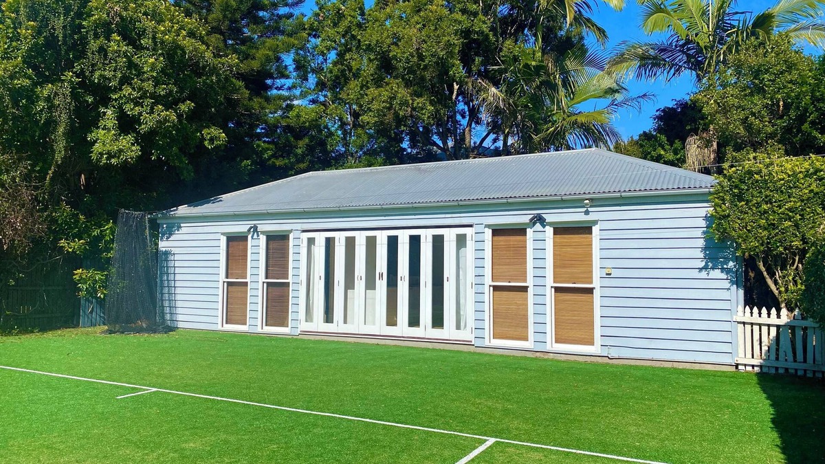 Graceville House | Charming Chelmer Guesthouse walking distance to cafes, restaurants, and trains