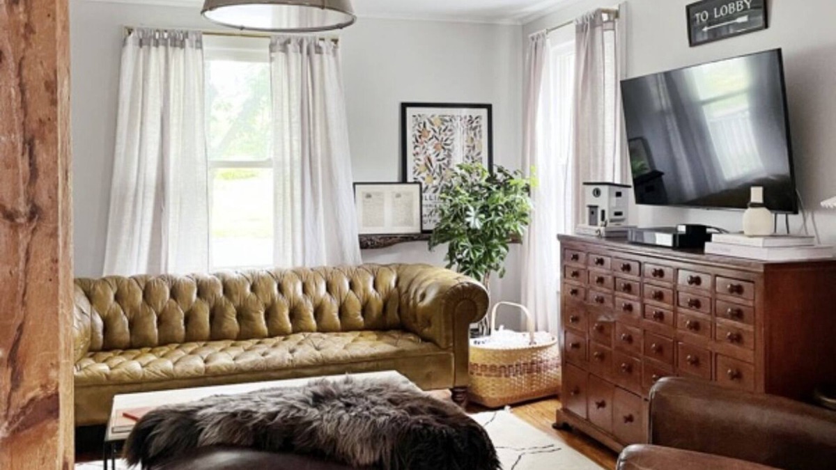 Hudson Cottage | Charming City Cottage Close to Warren St