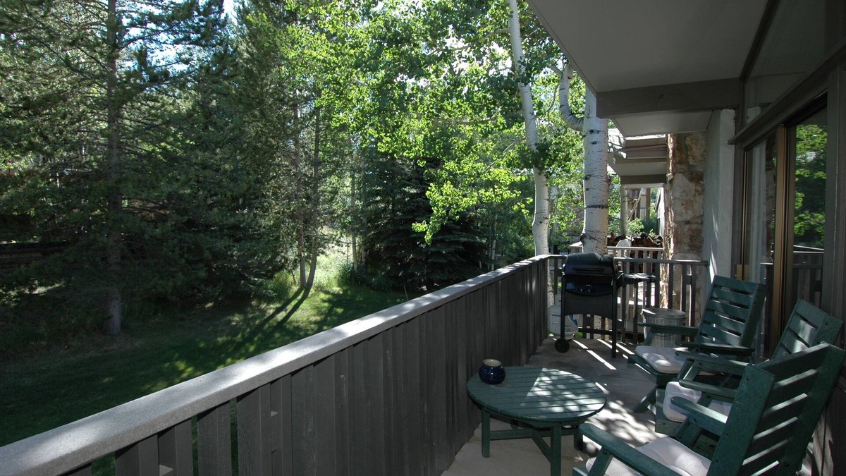 Snowmass Village Condo | Charming, Classy, Ski-in Condo in Superior Location!