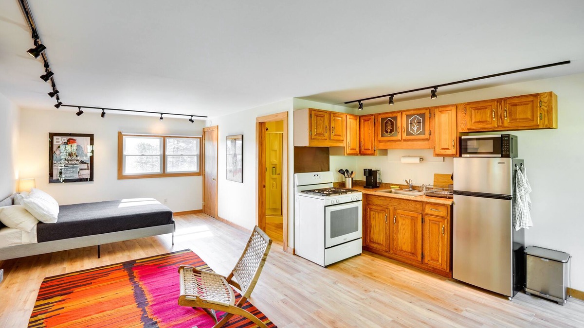 Hollowville Apartment | Charming Claverack Retreat w/Serene Deck!
