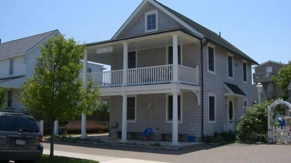 Sea Isle City Cottage | Charming, Clean Cottage by the Sea