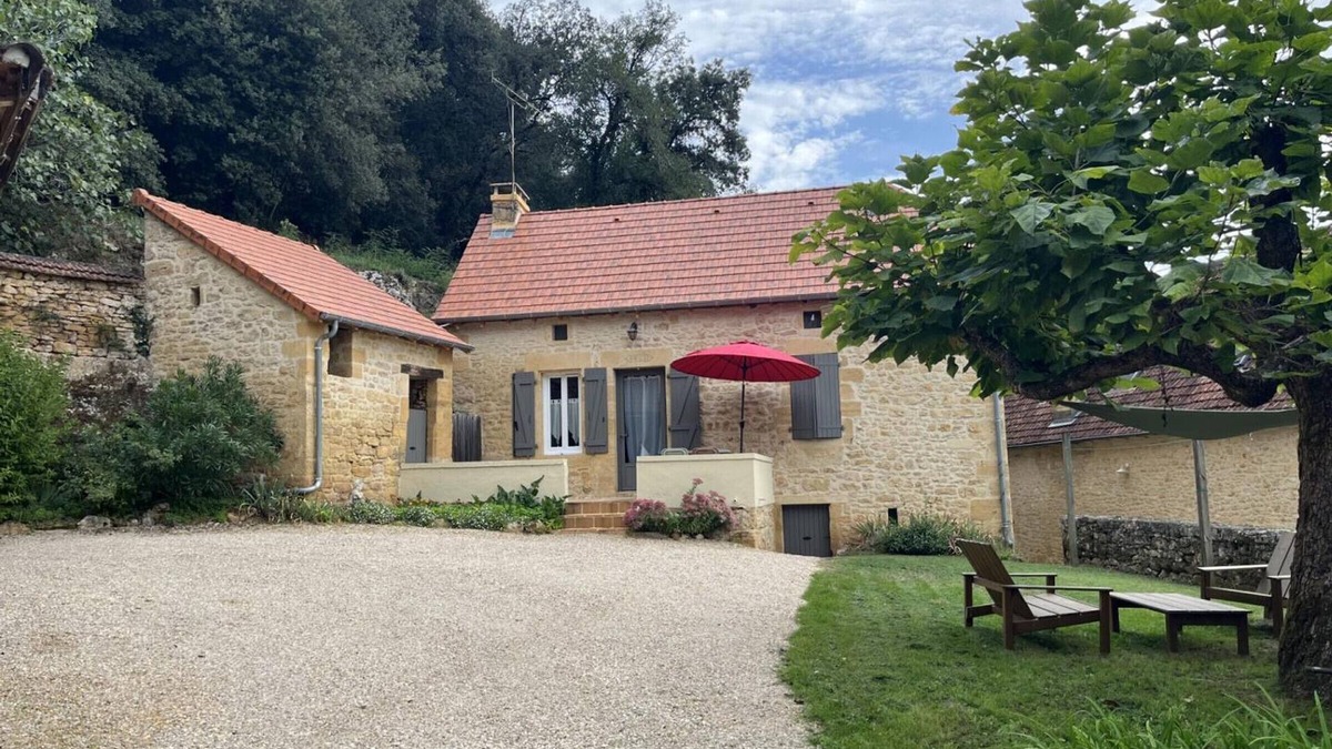 Calviac-en-Perigord Cottage | Charming countryside house with garage and bikes, near Dordogne and tourist sites