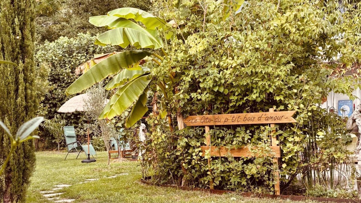 Montlouis-sur-Loire Cottage | Charming cottage with private garden in Loire Valley, Wi-Fi & parking included