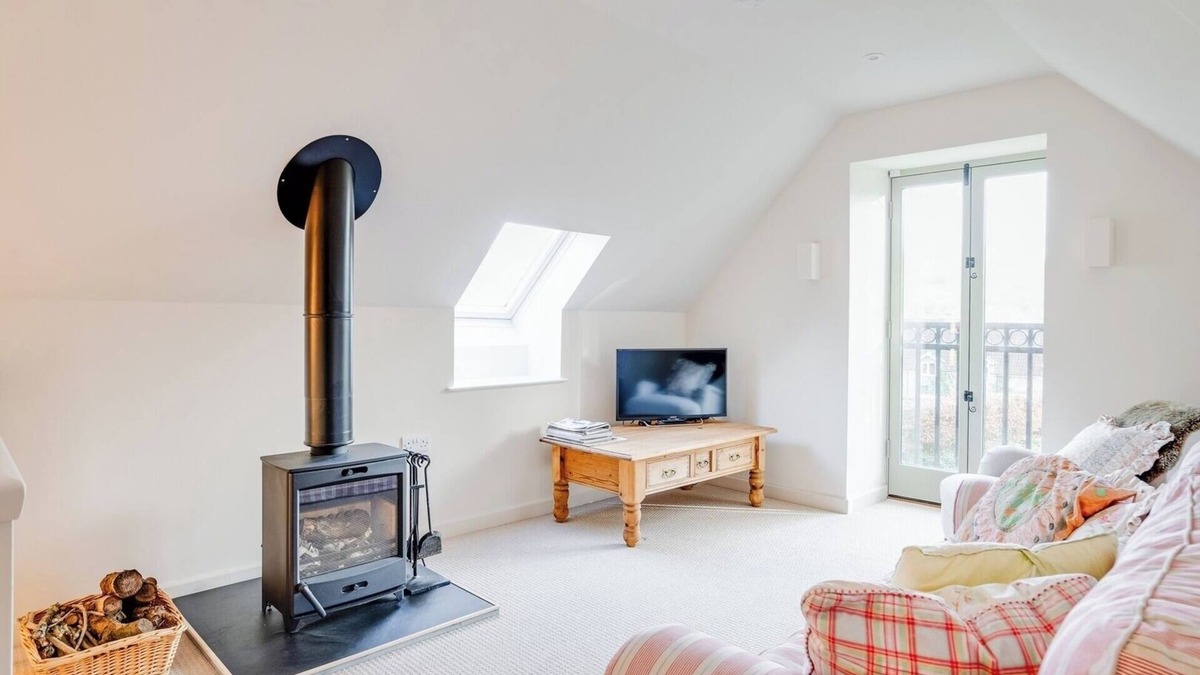 Pointington House | Charming Coach House Retreat Near Sherborne Abbey