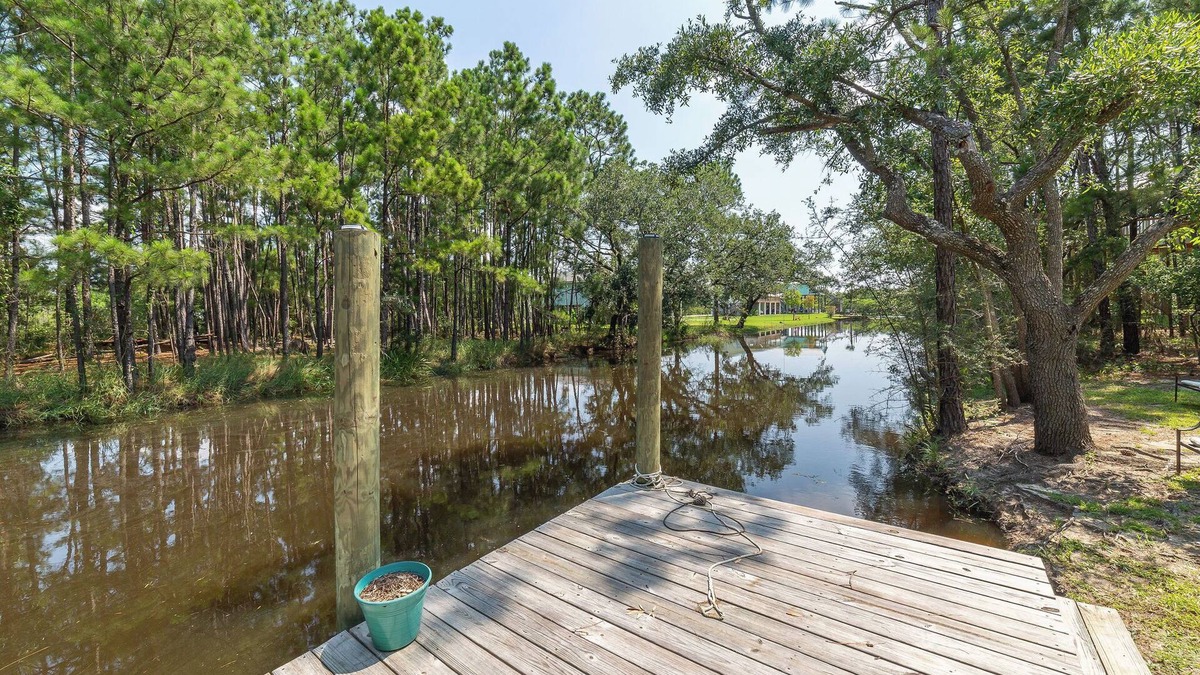 Shoreline Park House | Charming Coastal Camp~Pet Friendly, Deep Water Access: Jourdan/Gulf-Private Dock