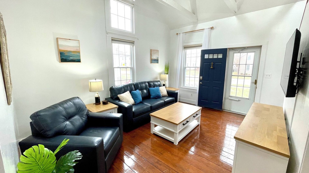 Vermilion House | Charming Coastal Cape Cod w/King Bed, Bikes, & Game Room near Downtown Beach