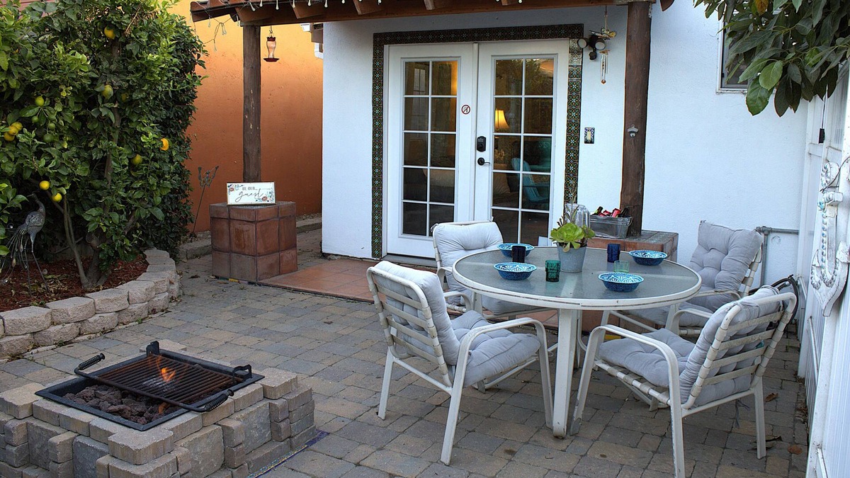 Circle Area Cottage | Charming coastal cottage in peaceful Long Beach with WiFi, AC