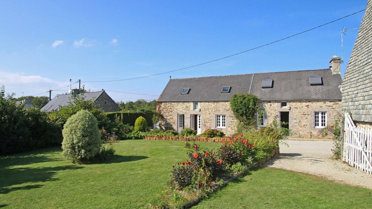 Acqueville Cottage | Charming Coastal Cottage with Fireplace, Garden, and Baby-Friendly Amenities in La Hague