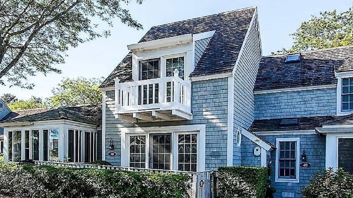 Mashpee House | Charming Coastal Cottage w/Ocean views & Early Check-in