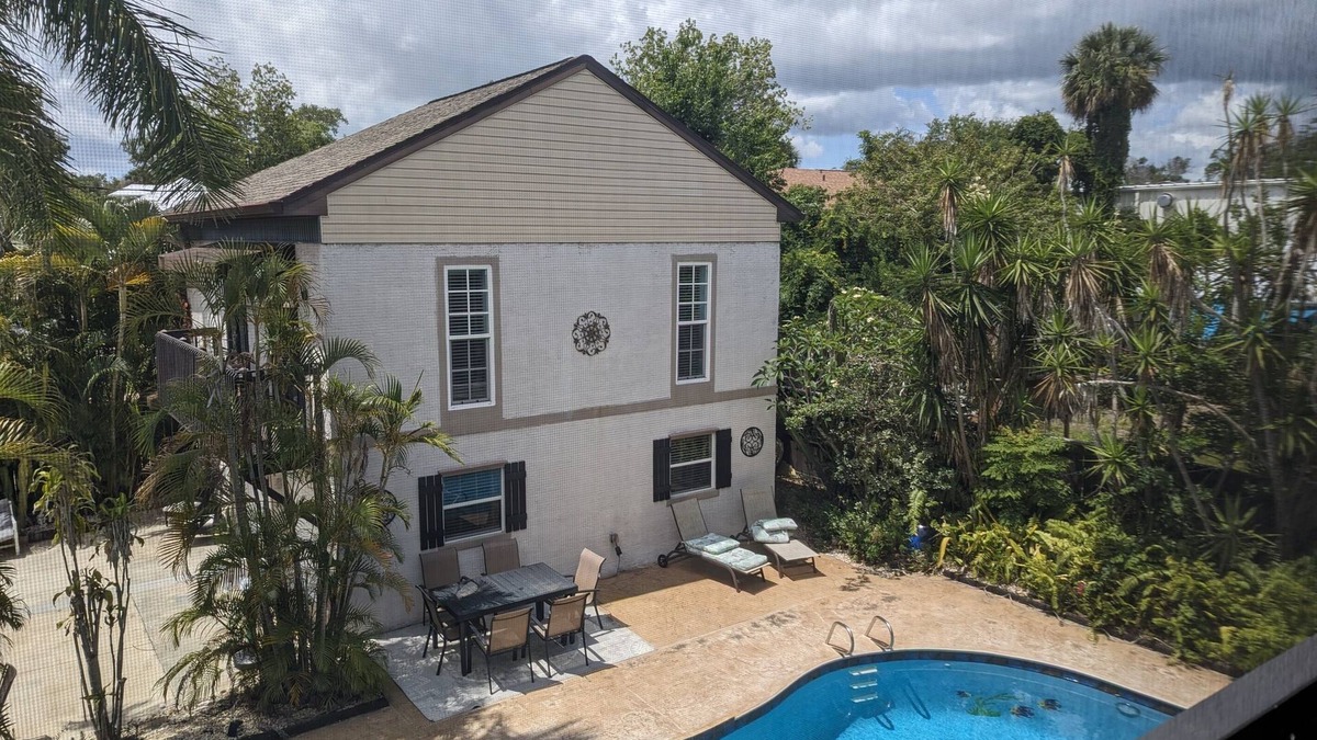 Cocoa House | Charming Cocoa Village Oasis