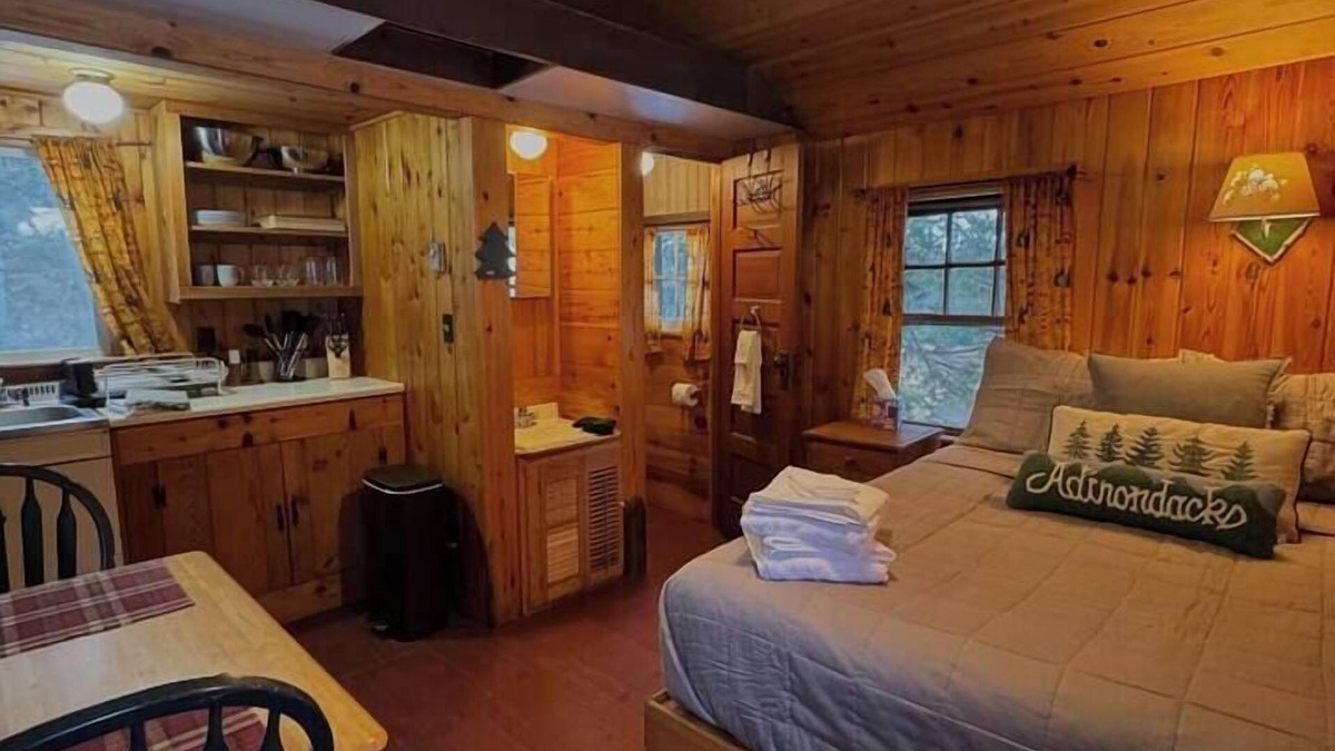 Lake Placid Cabin | Charming Colden Adirondack Cabin