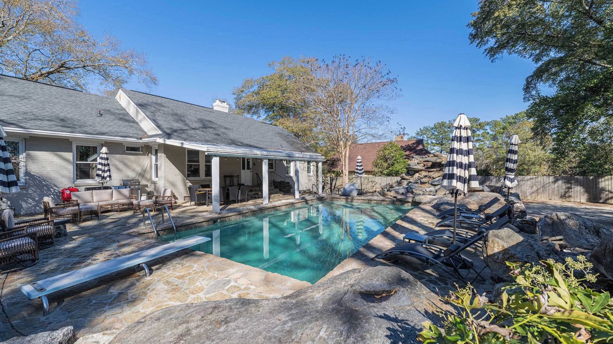 Columbus House | Charming Columbus Retreat|3BR|Pool&Games