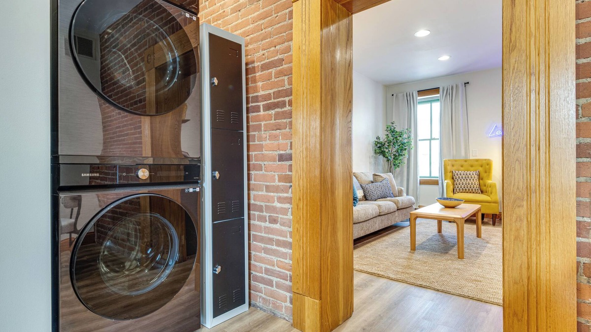 Lockerbie Square Condo | Charming Condo ~ 4 Mi From Indianapolis Zoo