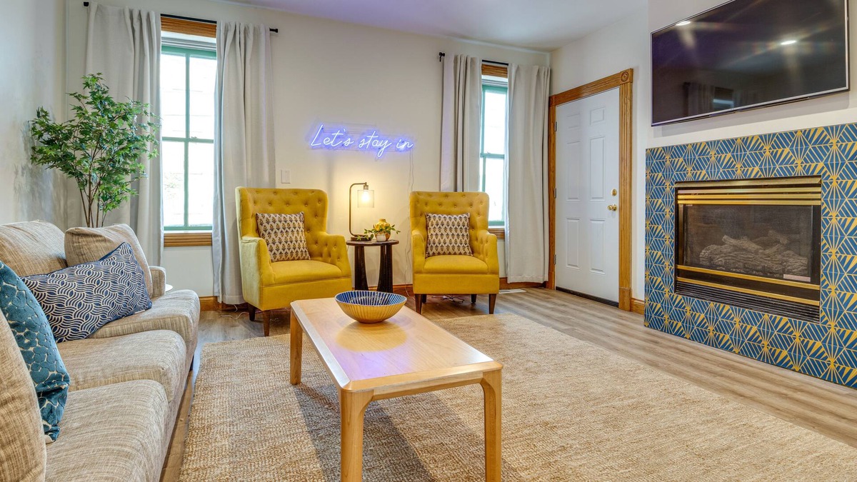 Lockerbie Square Apartment | Charming Condo ~ 4 Mi From Indianapolis Zoo