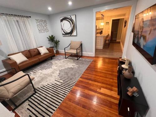 Sharon Apartment | Charming Condo near Gillette Stadium