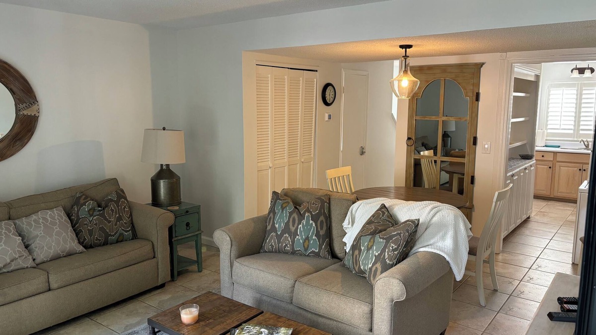 Saint Simons Island Condo | Charming Condo steps to Village