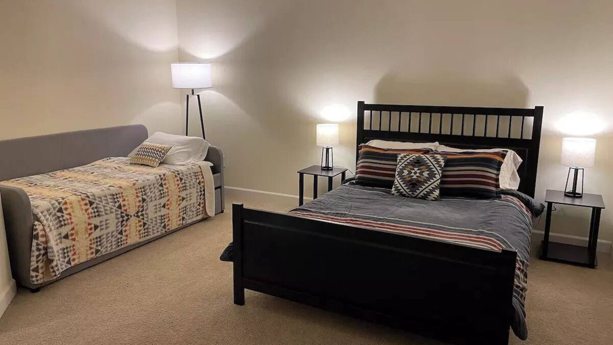 Sherwood - Tualatin South Condo | Charming Condo with Character