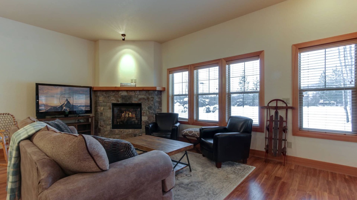 Dover Bay Condo | Charming condo with lake access & great location close to skiing & Silverwood