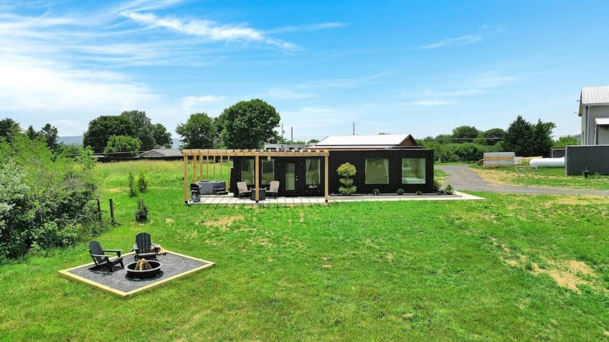 Pine Grove Apartment | Charming Container Getaway Amidst Rural Serenity