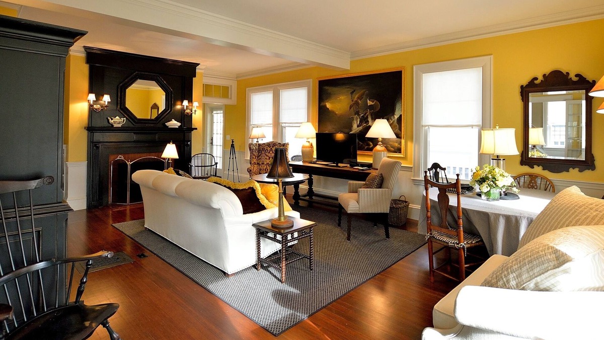 Plymouth House | Charming Converted Carriage House, Historic Downtown near Harbor