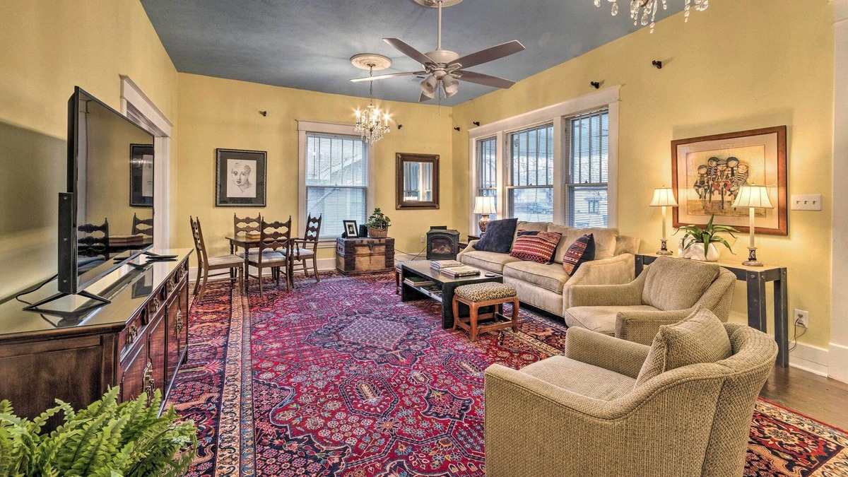 Conway Cottage | Charming Conway Home w/ Yard - Walk to Dtwn!