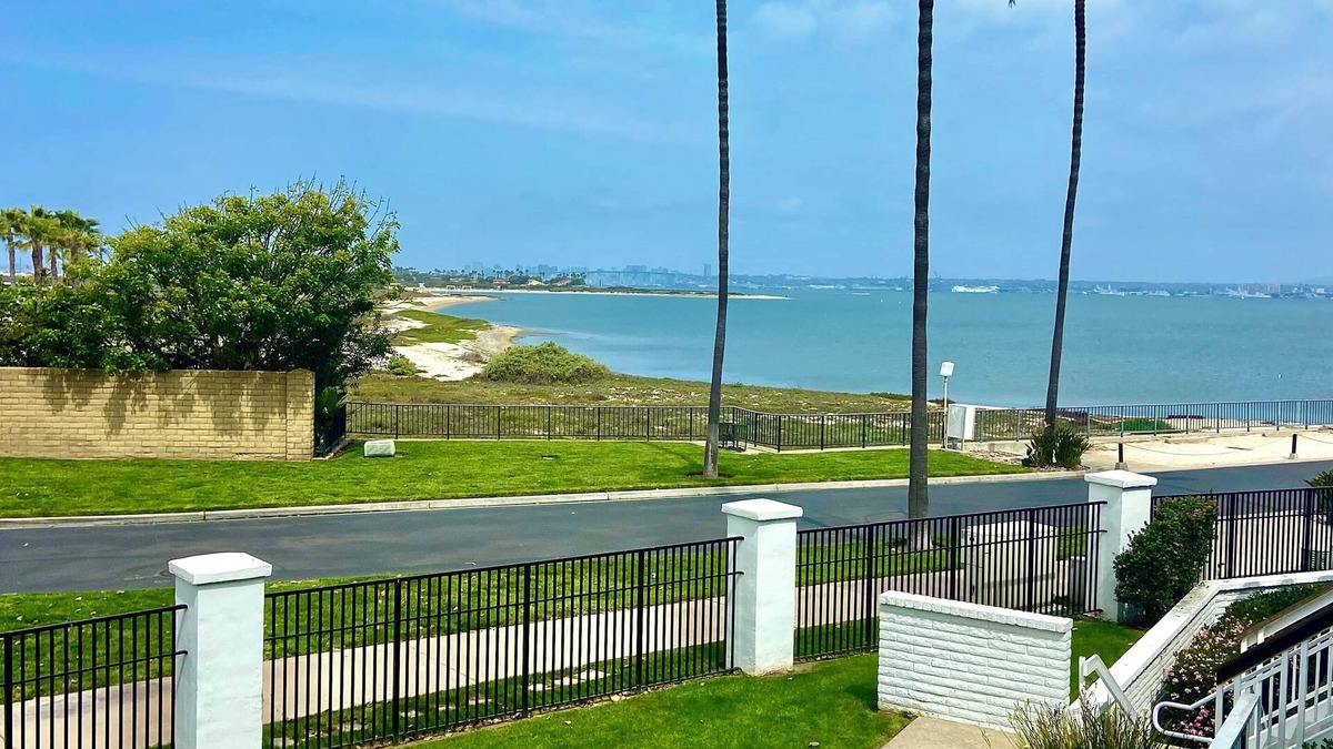Coronado Cays Condo | Charming Coronado Condo with Pool and jacuzzi, Walk to beach!