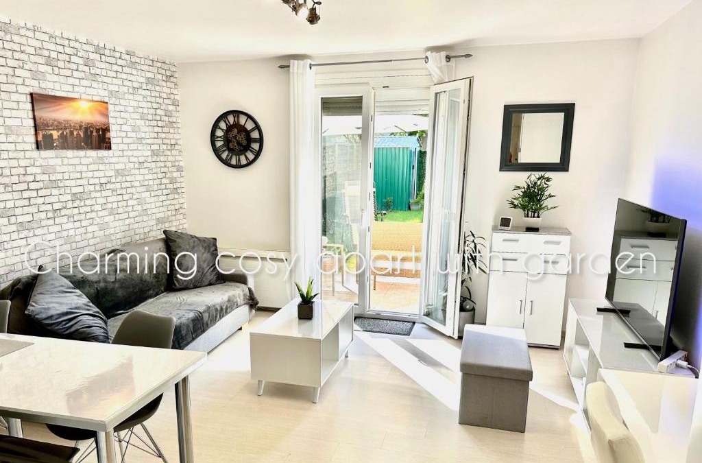 Claye-Souilly Apartment | Charming cosy apart with garden free parking