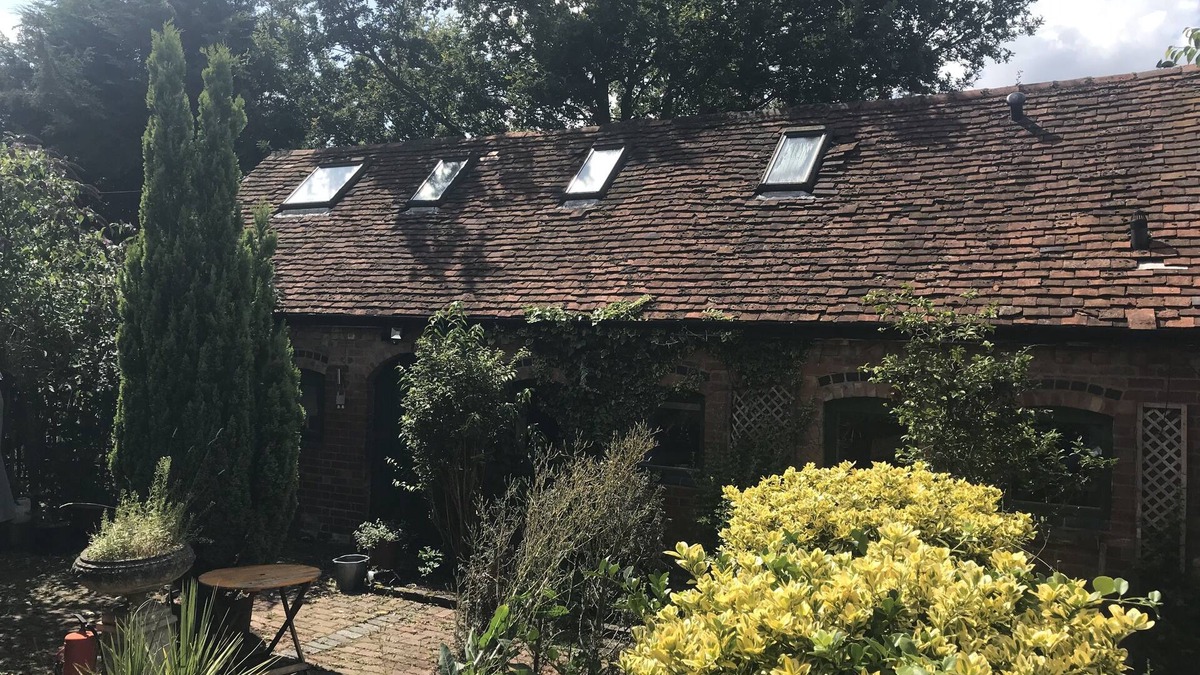Wixford House | Charming cosy country cottage, barn conversion with private garden.Pets welcome