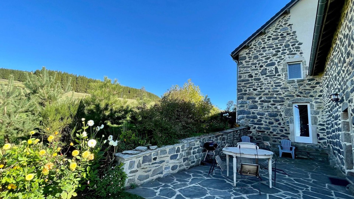 Freycenet-la-Cuche Cottage | Charming cottage with terrace, near winter sports, pets allowed